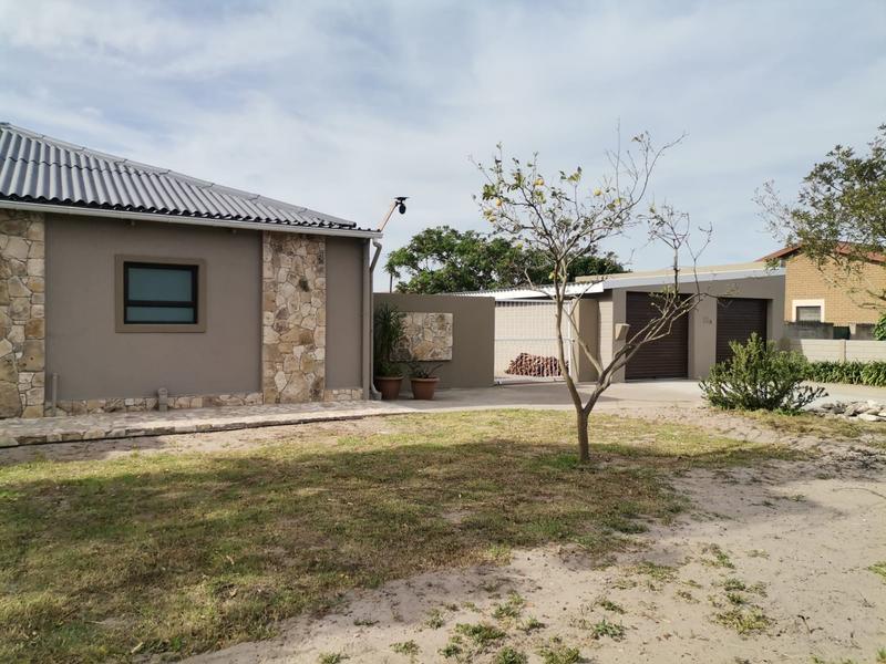 3 Bedroom Property for Sale in Albertinia Western Cape